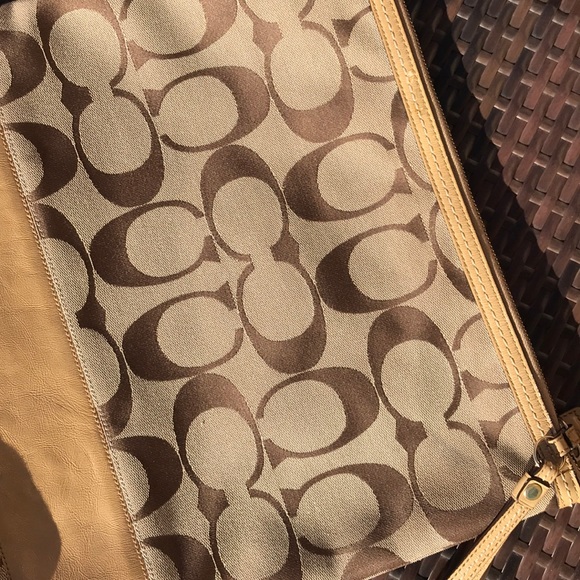 Authentic Coach Large Signature Purse - Picture 5 of 5